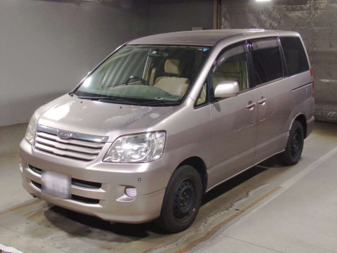 2004 Toyota Noah AZR60G[0]