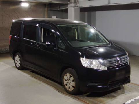 2011 Honda Step WGN RK1[2]