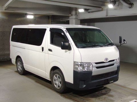 2014 Toyota Regiusace Van KDH201V[2]