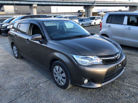 2014 Toyota Corolla Fielder NZE161G[2]