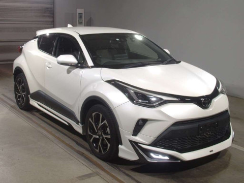 2020 Toyota C-HR NGX50[2]