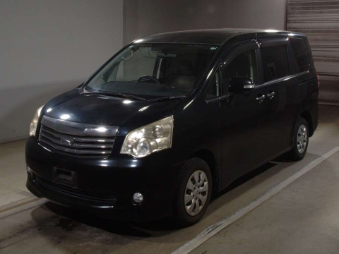 2013 Toyota Noah ZRR70G[0]