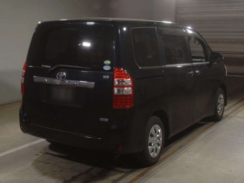 2013 Toyota Noah ZRR70G[1]