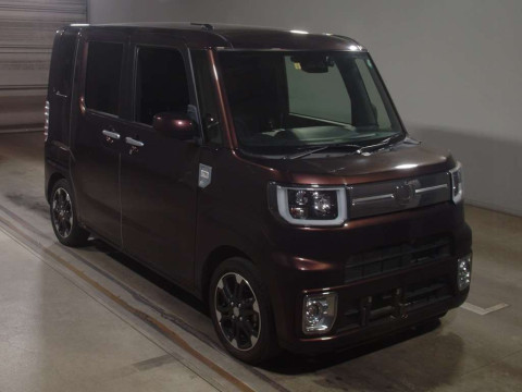 2020 Daihatsu Wake LA700S[2]