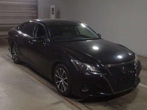 2016 Toyota Crown ARS210[2]