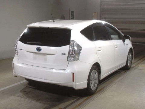 2014 Toyota Prius alpha ZVW41W[1]