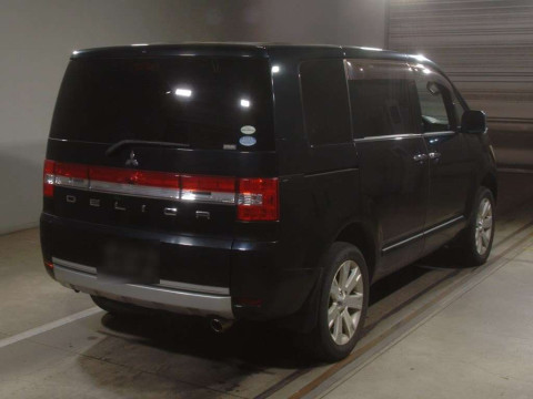 2011 Mitsubishi Delica D5 CV5W[1]