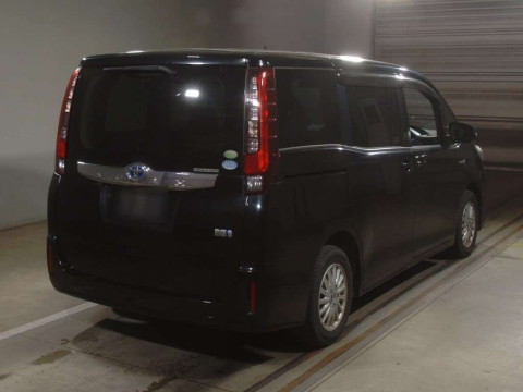 2014 Toyota Noah ZWR80G[1]