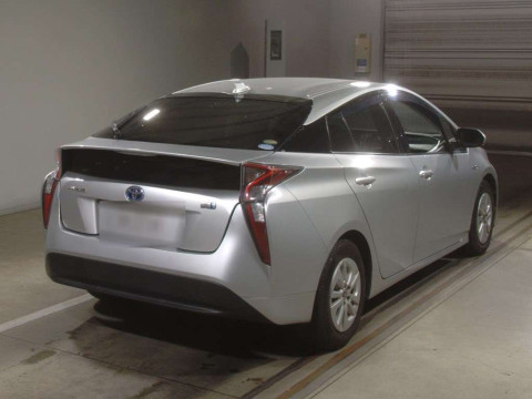 2016 Toyota Prius ZVW50[1]