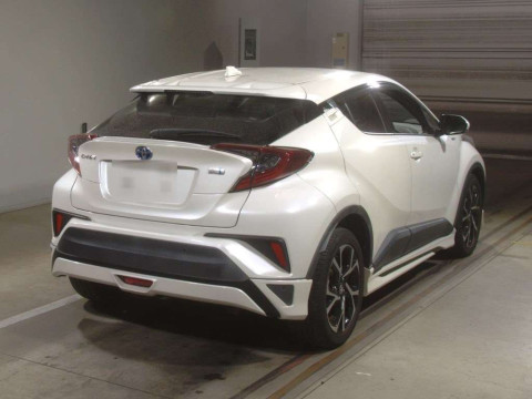 2018 Toyota C-HR ZYX10[1]