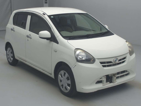 2013 Daihatsu Mira es LA300S[2]