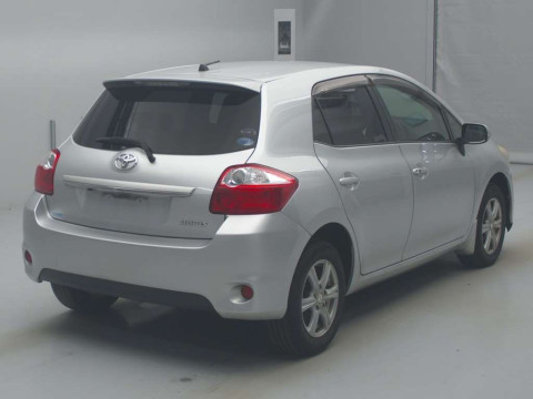 2010 Toyota Auris NZE154H[1]