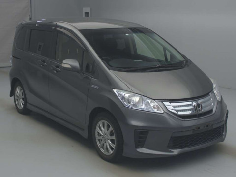 2012 Honda Freed hybrid GP3[2]