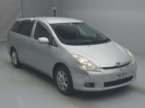 2004 Toyota Wish ZNE10G[2]