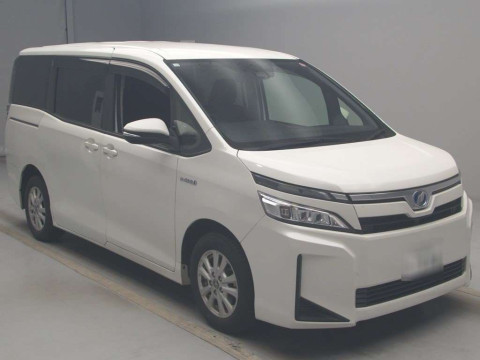 2018 Toyota Voxy ZWR80G[2]