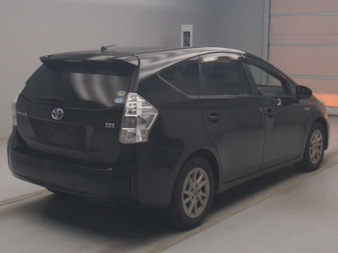 2012 Toyota Prius alpha ZVW41W[1]