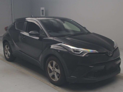 2019 Toyota C-HR NGX10[2]