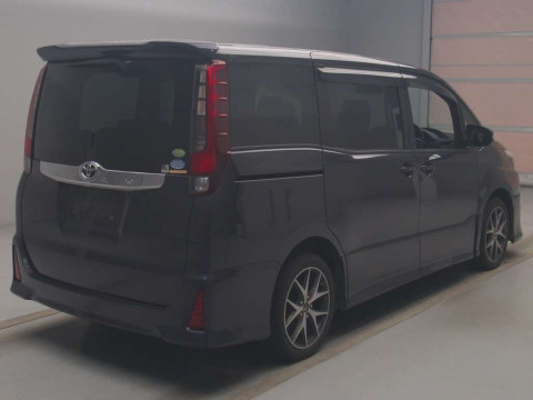 2014 Toyota Noah ZRR80W[1]