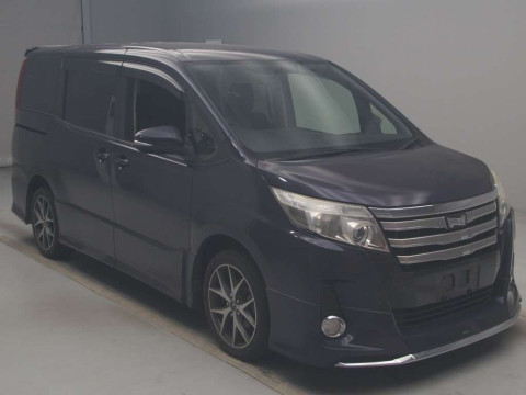 2014 Toyota Noah ZRR80W[2]