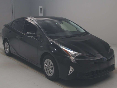 2018 Toyota Prius ZVW50[2]