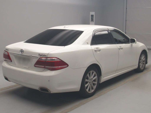 2011 Toyota Crown GRS200[1]