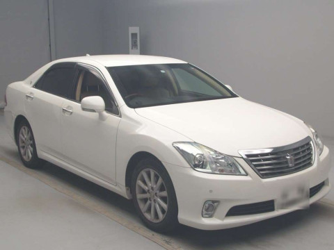 2011 Toyota Crown GRS200[2]