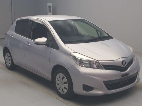 2014 Toyota Vitz NSP130[2]