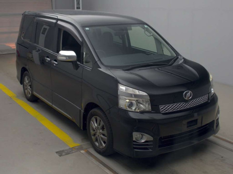 2013 Toyota Voxy ZRR70W[2]