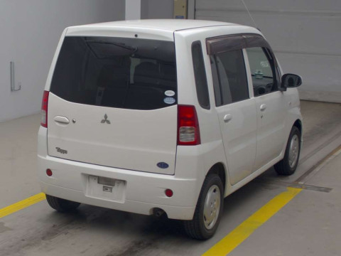 2010 Mitsubishi Toppo H82A[1]