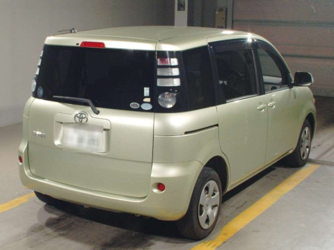 2010 Toyota Sienta NCP81G[1]