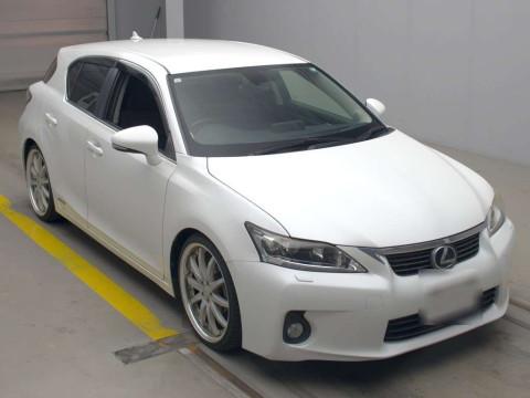 2011 Lexus CT ZWA10[2]