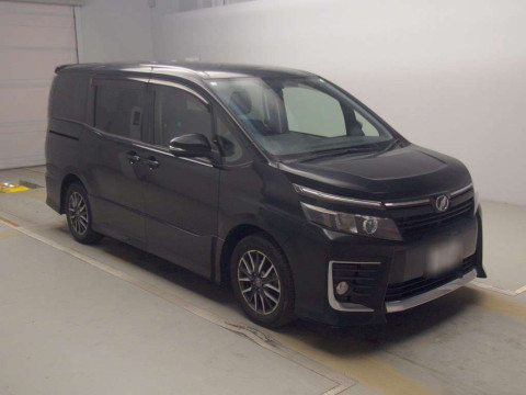 2015 Toyota Voxy ZRR80W[2]