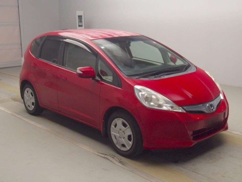 2011 Honda Fit Hybrid GP1[2]