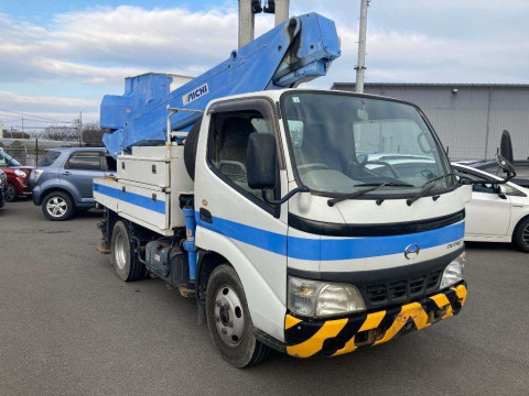 2005 Hino DUTRO XZU301X[2]