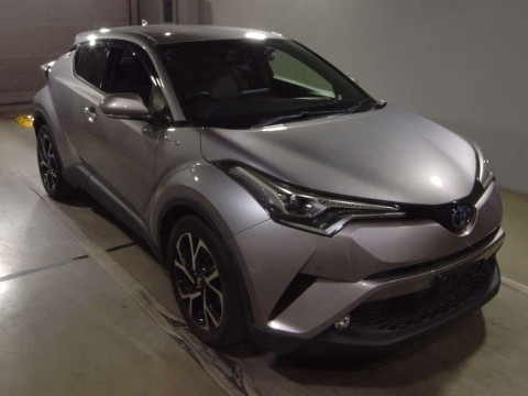 2017 Toyota C-HR ZYX10[2]