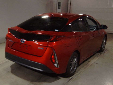 2017 Toyota Prius PHV ZVW52[1]