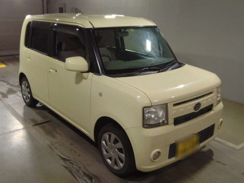 2012 Daihatsu Move Conte L585S[2]