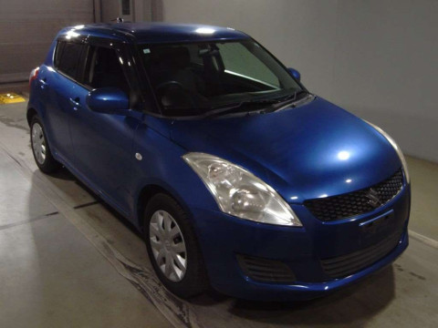 2011 Suzuki Swift ZC72S[2]