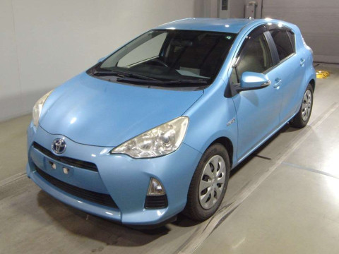 2013 Toyota Aqua NHP10[0]