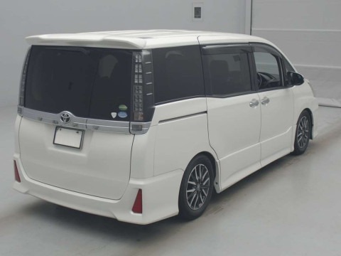 2015 Toyota Voxy ZRR80W[1]