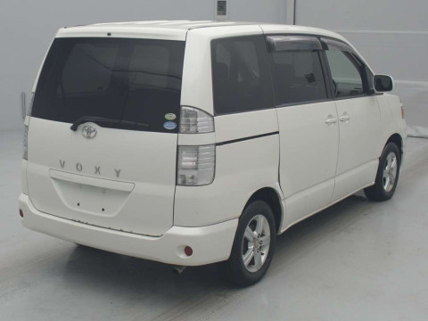 2006 Toyota Voxy AZR60G[1]