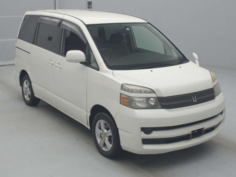 2006 Toyota Voxy AZR60G[2]