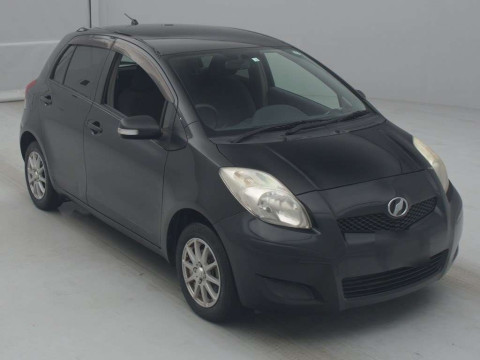 2008 Toyota Vitz SCP90[2]