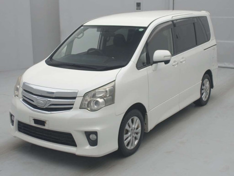 2011 Toyota Noah ZRR70W[0]