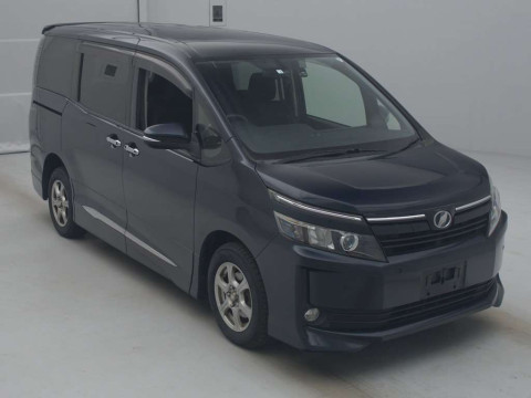 2014 Toyota Voxy ZRR85G[2]