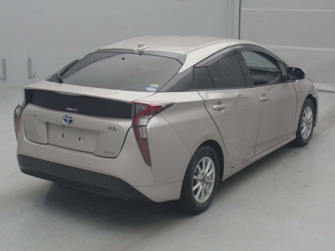 2016 Toyota Prius ZVW55[1]