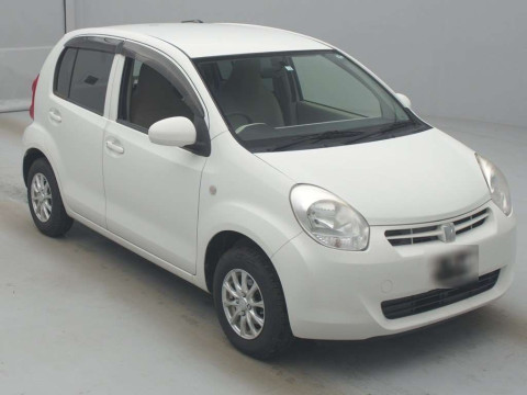 2013 Toyota Passo KGC30[2]