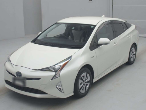 2016 Toyota Prius ZVW55[0]