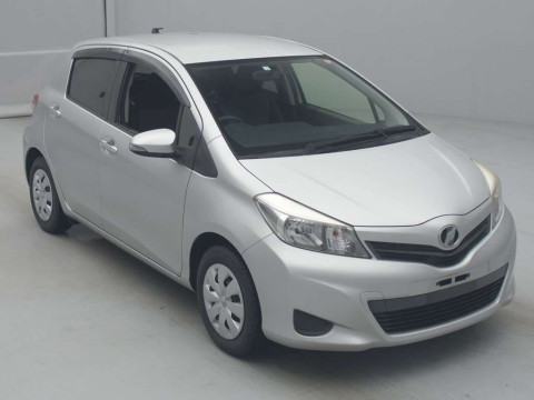 2014 Toyota Vitz NSP130[2]