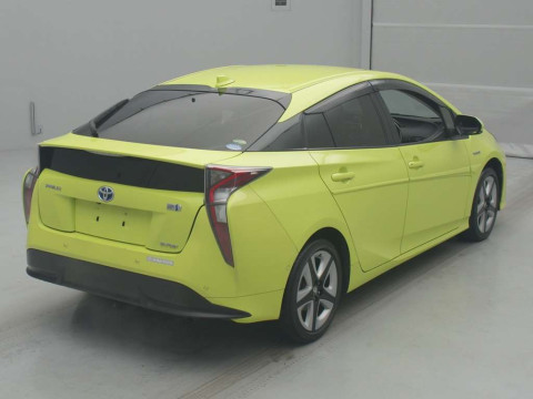 2016 Toyota Prius ZVW55[1]